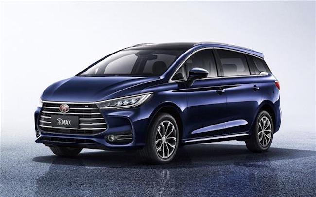 Совершенно Новый BYD Song MAX с Вращающимся Экраном Поступит в Продажу в Первой Половине 2019 Года