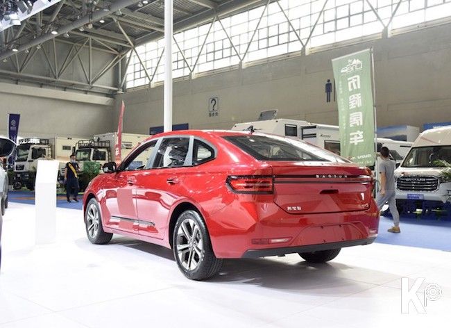 На Автосалоне в Чунцине Показали Новый Хетчбэк BAOJUN RC-5