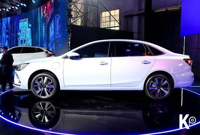 Компания SAIC Roewe Обновила Логотип «R» и Представила Новый Электрический Седан Roewe ER6