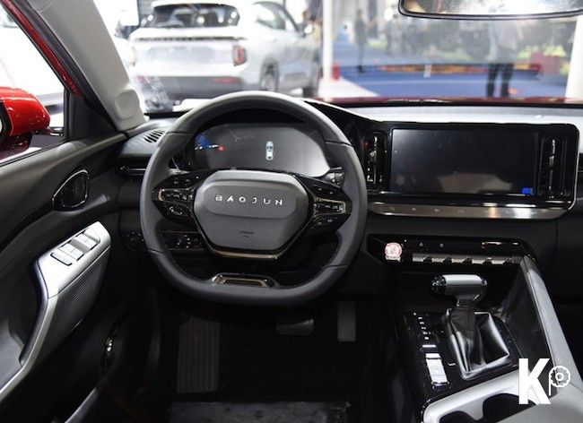 На Автосалоне в Чунцине Показали Новый Хетчбэк BAOJUN RC-5